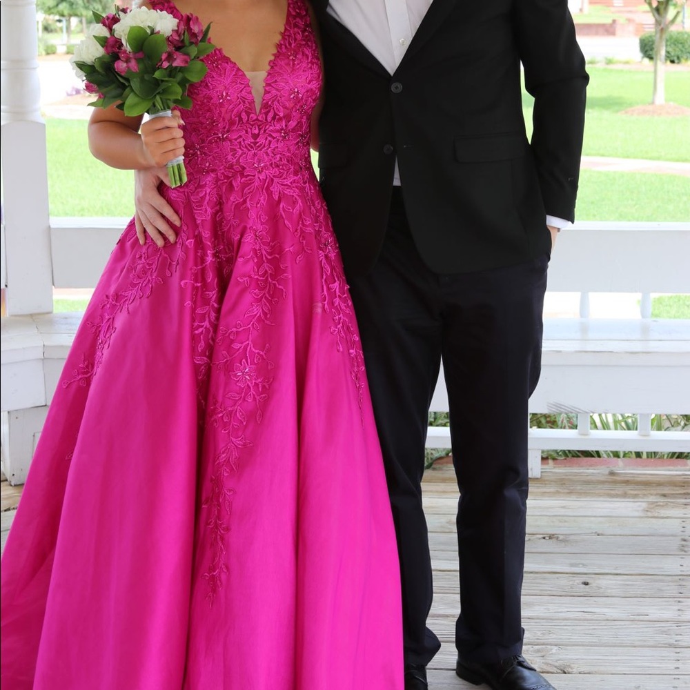 Ellie Wilde prom dress